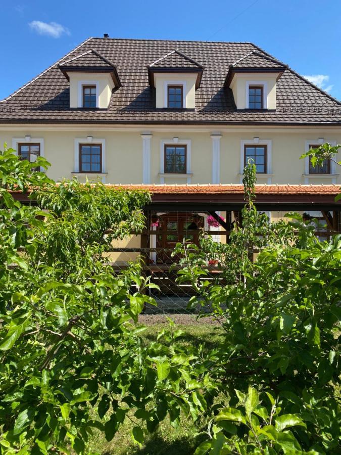 Spadok Hotel Kamianets-Podilskyi Exterior foto